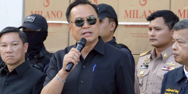 นายกฯแถลงข่าวหาดใหญ่จับบุหรี่เถื่อน 20 ล.มวน ทำรัฐสูญรายได้กว่าพันล้าน โยงผู้สมัครสส.พรรคดัง