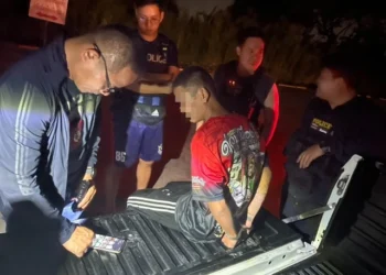 รวบหนุ่มนำรถบริษัทลอบขน จยย.ถูกขโมยมา ส่งขายต่อประเทศเพื่อนบ้าน อ้างหารายได้เสริม