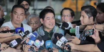 “ธรรมนัส” เข้าพรรคลุ้นผลมั่นใจยึดพะเยา 3 เขต ชี้ปมกปน.ไม่กระทบเหตุกาพรรคอื่น เร็วไปคุยจับมือ