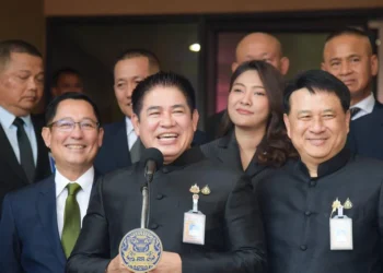 ”ธรรมนัส“ เผยยังไม่คุย “อนุทิน” จัดตั้งรัฐบาล ยันไร้เหตุหมางใจ ชี้เสถียรภาพรัฐบาลไม่จำเป็นต้อง 300 ขึ้น