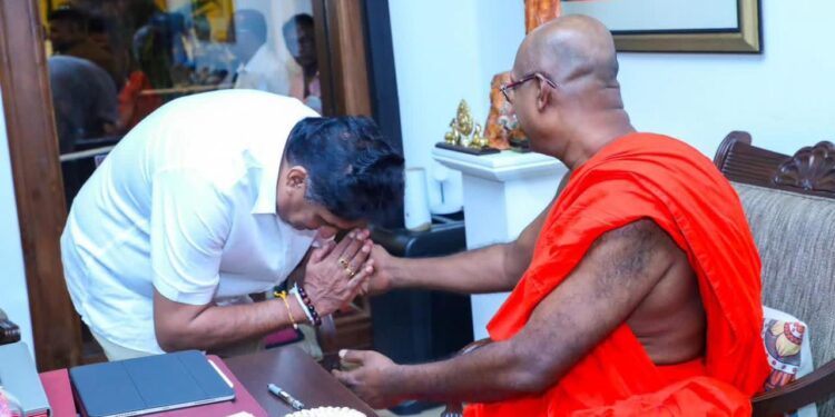 Thousands Throng Devni Mori Relic Exposition in Sri Lanka as Holy Buddha Relics Begin Return to India