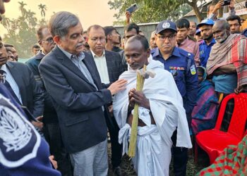 Family of Dipu Das, Hindu man who was lynched in Bangladesh, gets Tk 2.5 million compensation 6 Family of Dipu Das, Hindu man who was lynched in Bangladesh, gets Tk 2.5 million compensation