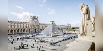Louvre Museum director resigns in wake of October’s theft, security lapses