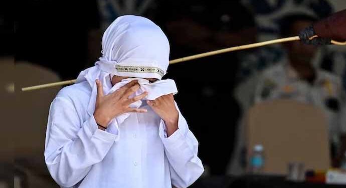 140 lashes under Sharia law: Indonesian couple flogged for sex outside marriage