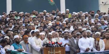 Fierce face-off amid Bangladesh oath-taking, Jamaat bloc threatens street protests