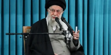 สิ้นผู้นำอิหร่าน! คาเมเนอีดับในสำนักงาน รัฐประกาศไว้ทุกข์ 40 วัน