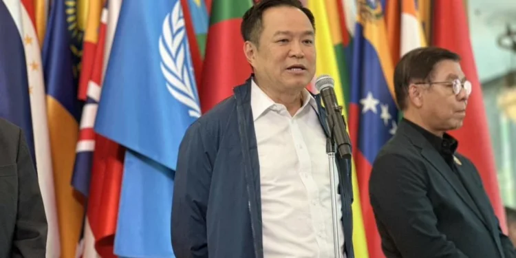 “อนุทิน” เผยเร่งอพยพคนไทยจากอิหร่าน 300 คน ยันน้ำมันมีเพียงพอ ยึดหลัก “ไทยแลนด์เฟิร์ส” ไม่ให้ฝนตกทางโน้นหนาวถึงคนทางนี้ 1 “อนุทิน” เผยเร่งอพยพคนไทยจากอิหร่าน 300 คน ยันน้ำมันมีเพียงพอ ยึดหลัก “ไทยแลนด์เฟิร์ส” ไม่ให้ฝนตกทางโน้นหนาวถึงคนทางนี้