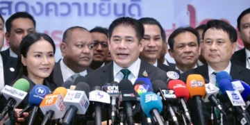 “ธรรมนัส” ไม่กังวลเสียเก้าอี้เกษตรฯ ย้ำเป็นนักจับงูไม่ปล่อยให้มีงูเห่า แจง “ชนนพัฒฐ์” โดนสอบเป็นเรื่องส่วนบุคคล ไม่เกี่ยวกับพรรค