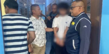 ลากคอลูกน้องบอสจีนเทา ตุ๋นเทรดหุ้นทิพย์ เสียหายรวมกว่า 18 ล้าน