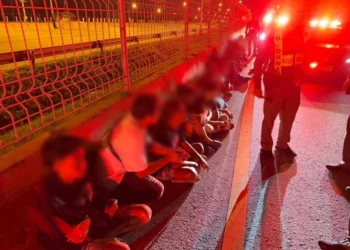 สกัดจับ 13 นักซิ่ง นัดแข่งรถบนมอเตอร์เวย์สาย 7 กลางดึก