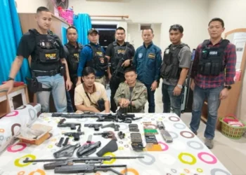 เย้ยกฏหมาย!เปิดเฟซบุ๊กขายปืนเถื่อนโจ่งแจ้งนานกว่า3ปี ตำรวจเพิ่งรู้ล่อซื้อจับยกแก๊ง3คน