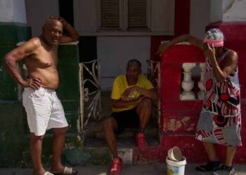 Millions in Cuba plunged into darkness as massive blackout hits Havana