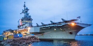 How an officer’s daily workout gave away French aircraft carrier’s location