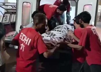 16 dead as heavy rain, thunderstorm hit Karachi; power outage in various parts