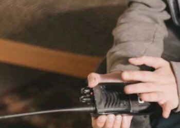 From Pagers To Walkie-Talkies: Russians Seek Offline Ways To Communicate Amid Internet Blackout