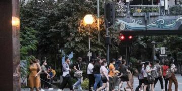 Philippines mulls shorter work week, less air conditioning to save energy