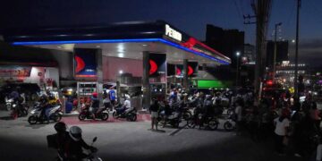 Pakistan and Philippines announce 4-day work week. Here’s why