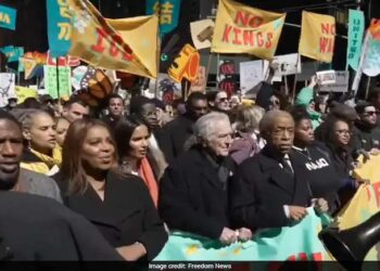 “Trump Poses Existential Threat”: Robert De Niro Joins ‘No Kings’ Protest