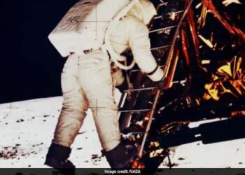 The Twelve Moon Walkers: Humanity's First Footsteps Beyond Earth 2 The Twelve Moon Walkers: Humanity’s First Footsteps Beyond Earth