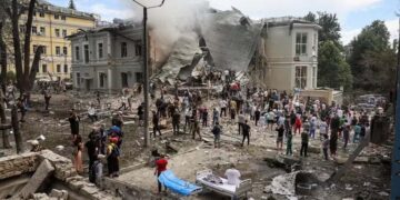 At least 4 killed as Russia, Ukraine trade attacks ahead of US talks