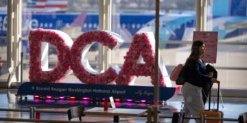 Washington-area airports halt flights due to chemical smell at air traffic centre 