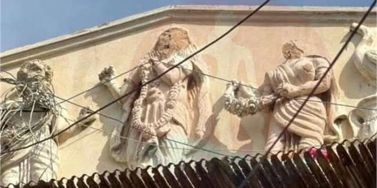 Pakistan’s Relentless Assault on Hindu Heritage: Lord Krishna Idols Desecrated in Karachi’s Historic Building 1 Pakistan’s Relentless Assault on Hindu Heritage: Lord Krishna Idols Desecrated in Karachi’s Historic Building