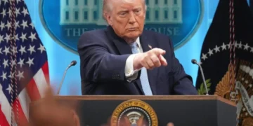 อิหร่านปัดแผนหยุดยิง-ปิดฮอร์มุซต่อ โลกระทึก!นับถอยหลังเส้นตายทรัมป์