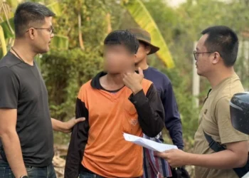 ลากคอหนุ่มหื่น ย่องข่มขืนลูกเลี้ยงวัย 13 ถึงห้องนอน