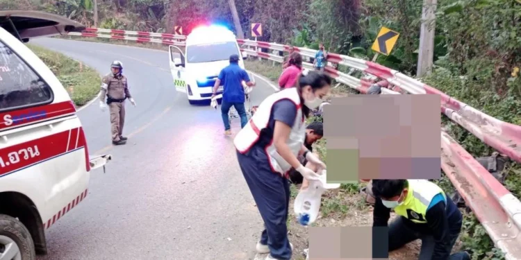 สุดสลด! กระบะแหกโค้งห้วยเย็นเมืองปัว ดับคาที่ 5 เจ็บ 14 ราย