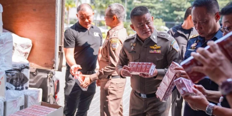 ทลายแก๊งขนบุหรี่กรองทิพย์เถื่อนข้ามชาติ ยึดของกลาง 3.5 หมื่นซอง