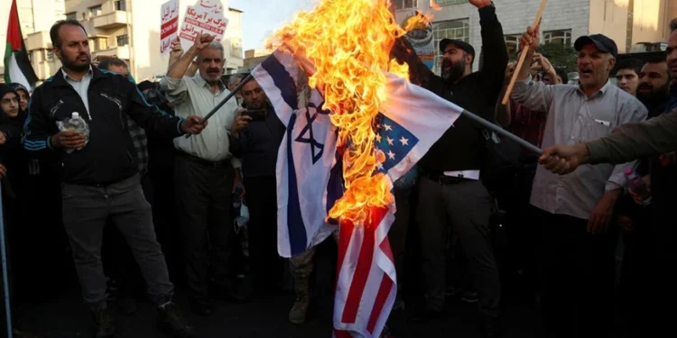 ใครอยากย้าย ปท.รู้ไว้! สหรัฐฯ สั่งปฏิเสธ ‘กรีนการ์ด’ พวกที่ด่าอิสราเอลบนสื่อโซเชียล เพ่งเล็งนักศึกษาโดยเฉพาะ