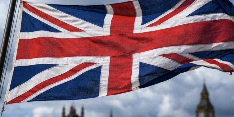 อังกฤษอายัดทรัพย์หัวหน้าแก๊งพนันออนไลน์จีน 3.5 พันล้านบาท