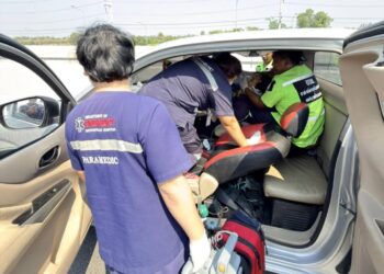 สลดกระบะตกร่องน้ำสะพานถูกเหล็กแทงทะลุท้องเสียชีวิต