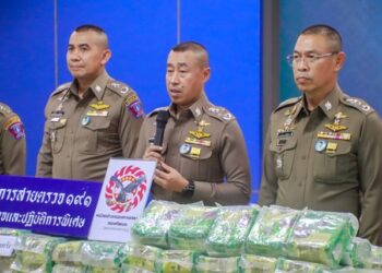 รวบแก๊งค้ายาฝั่งธนฯ ดัดแปลงรถตู้ทำช่องลับ ลอบขนไอซ์ 300 กก.