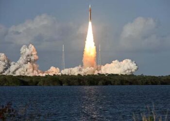 Nasa’s moon-bound astronauts reach stable orbit, begin Artemis II mission