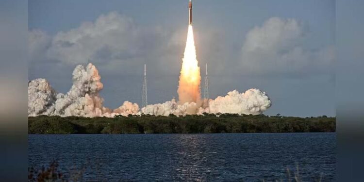 Nasa's moon-bound astronauts reach stable orbit, begin Artemis II mission 1 Nasa’s moon-bound astronauts reach stable orbit, begin Artemis II mission