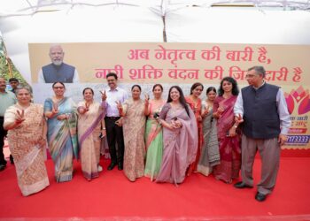 India: Delhi CM Joins DU Signature Drive, Pushes for Greater Role of Women in Governance