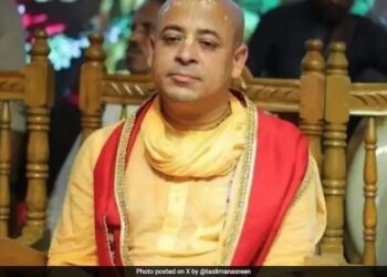 Bangladesh Court Grants Bail To Hindu Monk Chinmoy Das In One Case