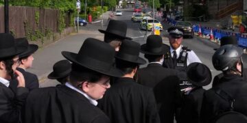 Two Jewish men stabbed in London, police call it terror attack