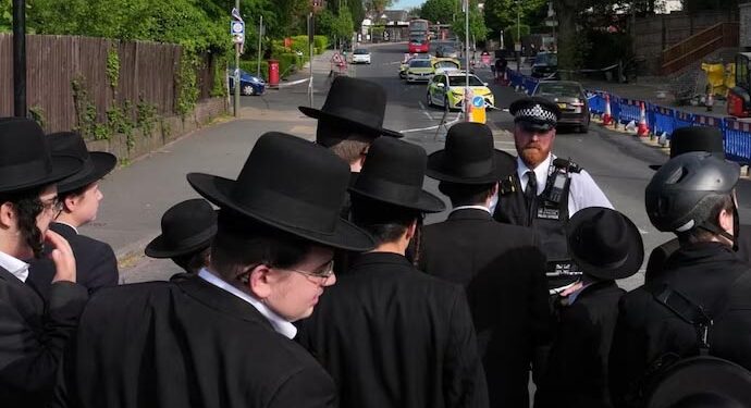 Two Jewish men stabbed in London, police call it terror attack