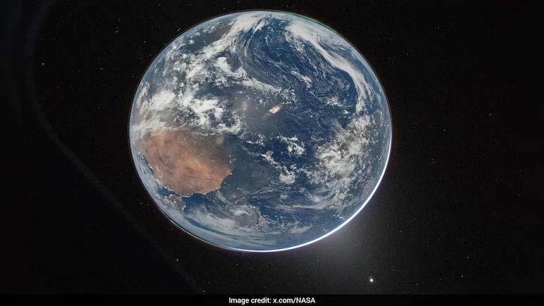 Artemis II’s Moonbound Astronauts Capture Earth’s Brilliant Blue Beauty