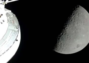 Artemis II Astronauts Regain Contact With NASA After 40-Minute Blackout