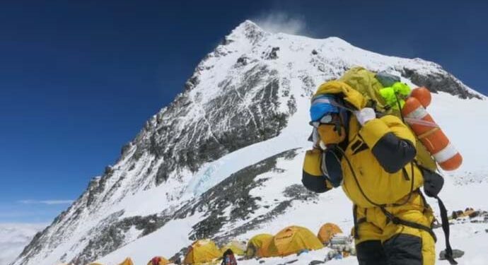 Everest trekkers ‘poisoned’ in $20 million scam to trigger fake chopper rescues