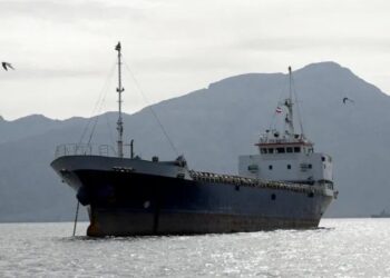 Oil back above $100 as US to blockade Iranian ports after peace talks fail