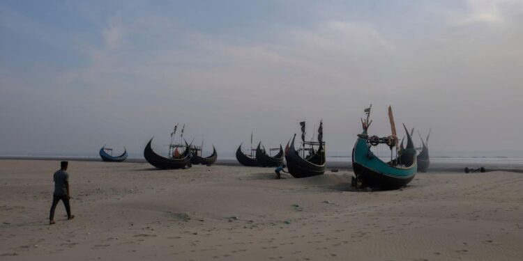 Rohingya refugees, Bangladeshis among over 250 go missing after boat headed to Myanmar capsizes 1 Rohingya refugees, Bangladeshis among over 250 go missing after boat headed to Myanmar capsizes