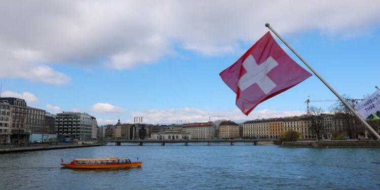 Majority Swiss Support Initiative To Cap Population At 10 Million: Report