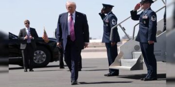 “US Will Start Dropping Bombs Again If No Deal Reached”: Trump Warns Iran