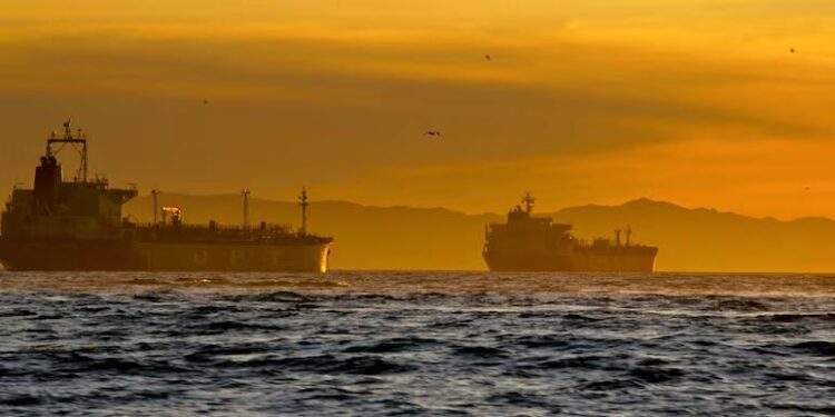 US-Sanctioned Tanker Linked To China Tests Trump Blockade With Hormuz Transit 1 US-Sanctioned Tanker Linked To China Tests Trump Blockade With Hormuz Transit