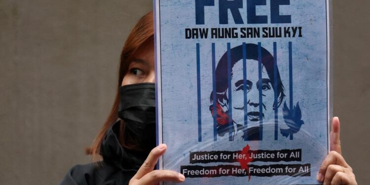 ทีมทนายปฏิเสธรายงานสื่อนอกเรื่องพบหารือ “ซูจี” ด้านพรรค NLD ซัดคำสั่งกักบริเวณของรัฐบาลเป็นเรื่องหลอกลวง