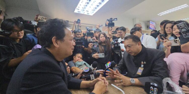 เปิดตัวตน 'วิษณุ นุ่นทอง' คนข่าว 30 ปี ที่ รมต.สุชาติ "รู้จักเขาน้อยไป" 1 เปิดตัวตน ‘วิษณุ นุ่นทอง’ คนข่าว 30 ปี ที่ รมต.สุชาติ “รู้จักเขาน้อยไป”